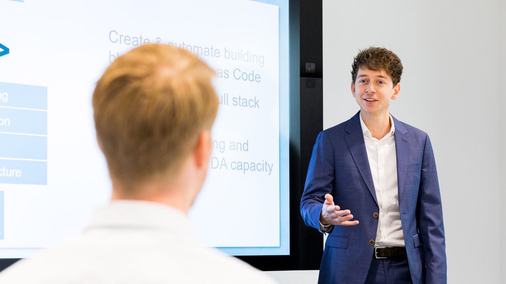 IT Foundation cloud engineers in meeting